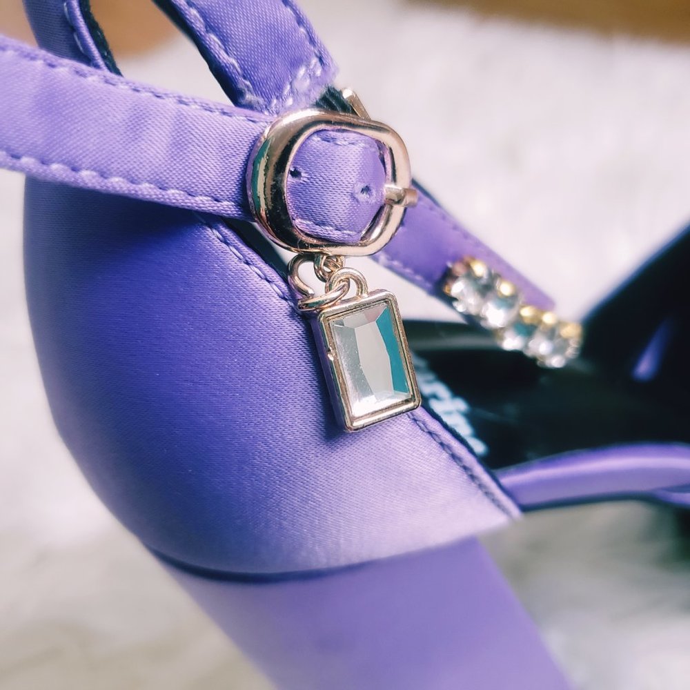 NEW LUXURY LAVENDER SATIN MEDUSA PLATFORM HEELS - Picture 4 of 7